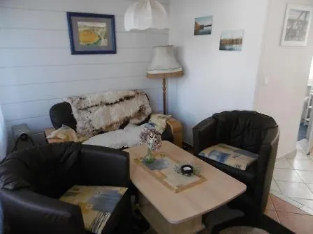 Ferienbungalow Seebad Ahlbeck 塞巴特黑灵斯多夫